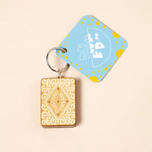 Load image into Gallery viewer, CUSTARD CREAM - BISCUIT KEYRING BY DUNKED
