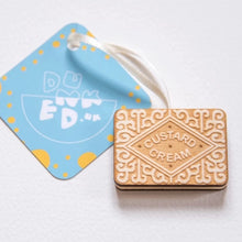 Load image into Gallery viewer, CUSTARD CREAM - BISCUIT DECORATION BY DUNKED
